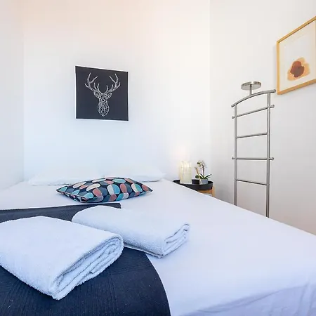 Apartamento Castelo 12 Balcony View - & Suites *