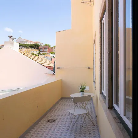 Castelo 12 Balcony View - & Suites Lisboa