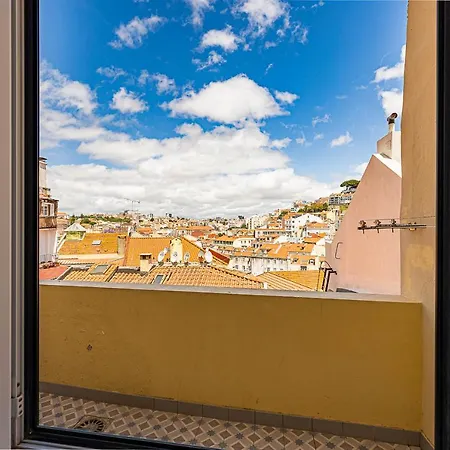 Castelo 12 Balcony View - & Suites * リスボン